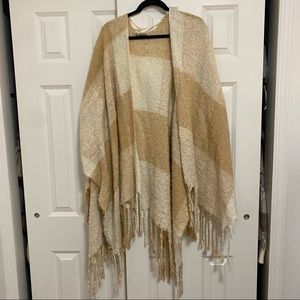 ⚡️ MOVING SALE! ⚡️ Free people poncho scarf